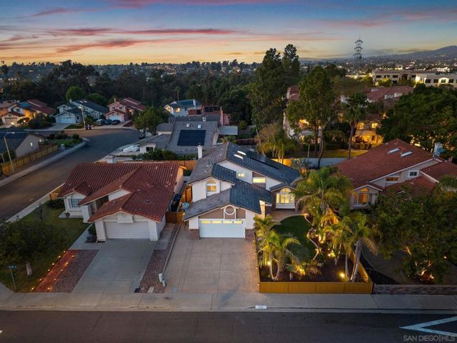 1091 La Tortuga, Vista, CA 92081