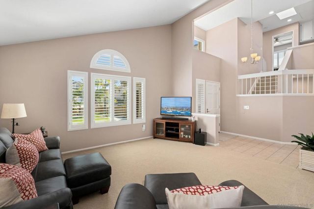 1091 La Tortuga, Vista, CA 92081