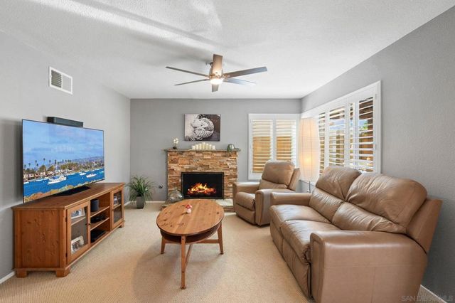 1091 La Tortuga, Vista, CA 92081