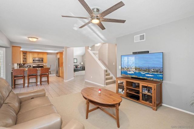 1091 La Tortuga, Vista, CA 92081