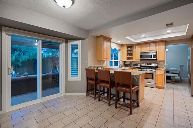 1091 La Tortuga, Vista, CA 92081