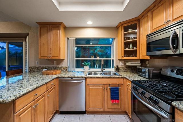 1091 La Tortuga, Vista, CA 92081