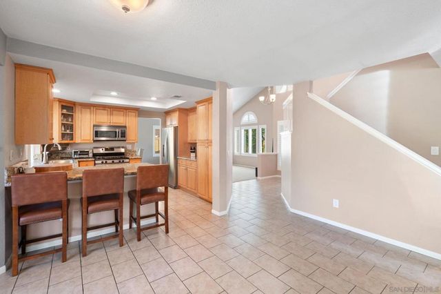 1091 La Tortuga, Vista, CA 92081