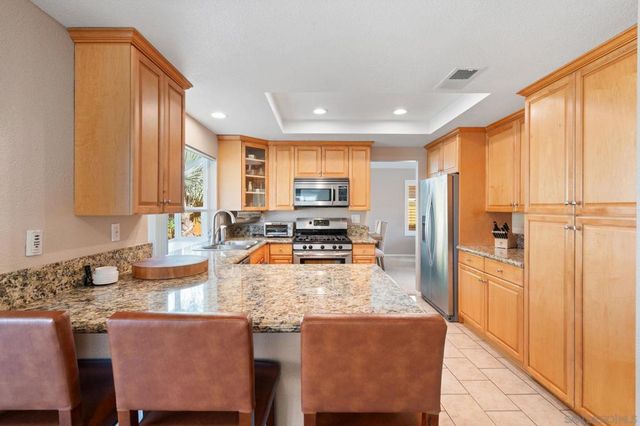 1091 La Tortuga, Vista, CA 92081