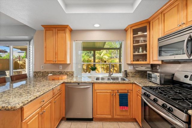 1091 La Tortuga, Vista, CA 92081