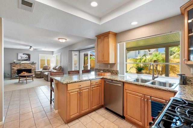 1091 La Tortuga, Vista, CA 92081