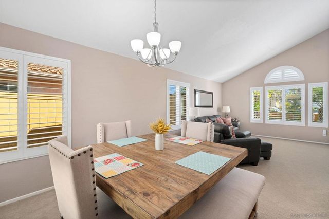 1091 La Tortuga, Vista, CA 92081