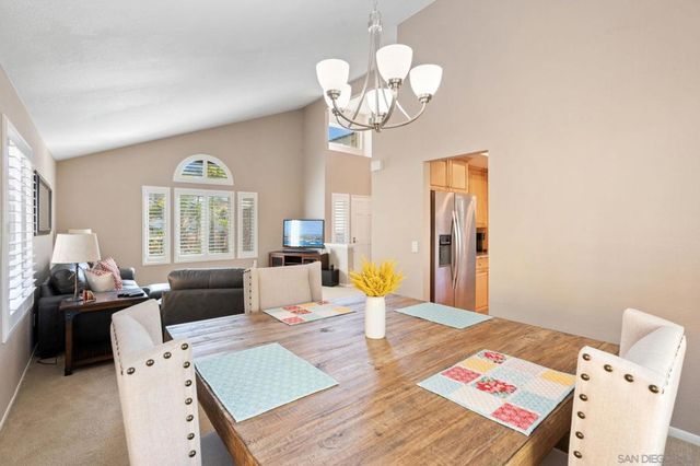 1091 La Tortuga, Vista, CA 92081