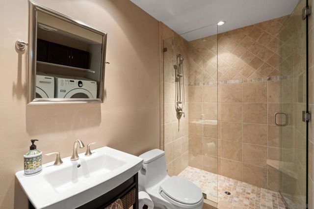 1091 La Tortuga, Vista, CA 92081