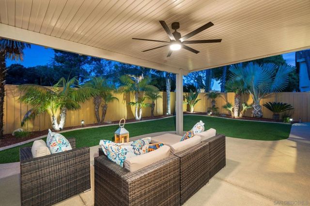 1091 La Tortuga, Vista, CA 92081