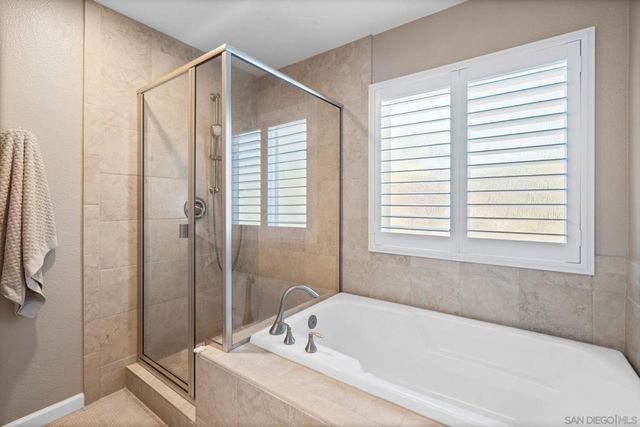 1091 La Tortuga, Vista, CA 92081