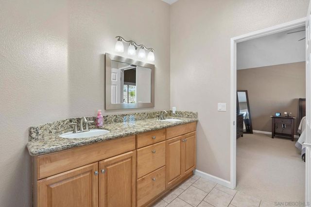 1091 La Tortuga, Vista, CA 92081