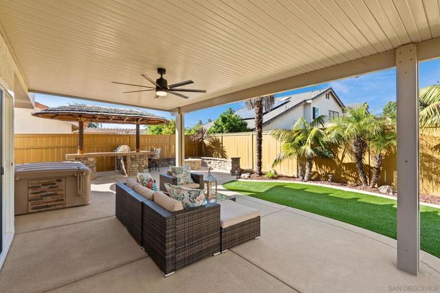 1091 La Tortuga, Vista, CA 92081