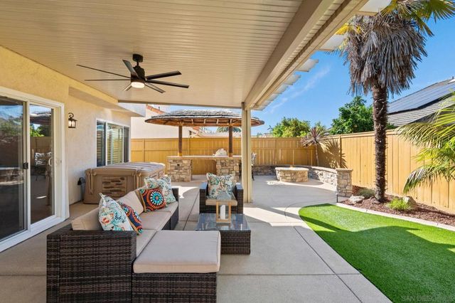 1091 La Tortuga, Vista, CA 92081