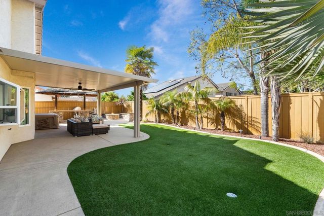 1091 La Tortuga, Vista, CA 92081