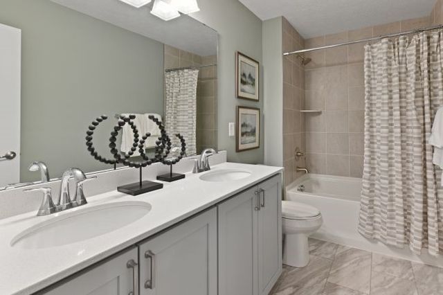 1004 Whistler Way, Adams Twp, PA 16046