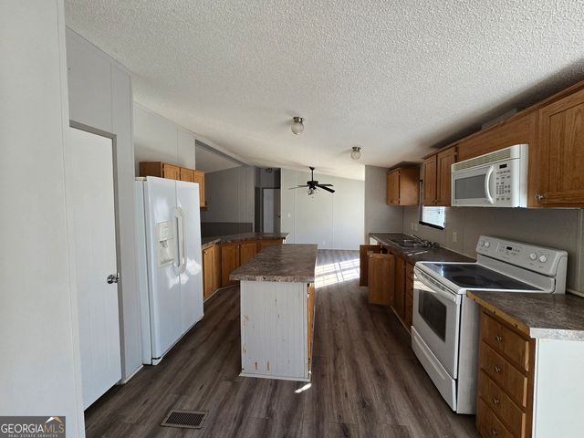 122 Puckett Road SE, Emerson, GA 30137