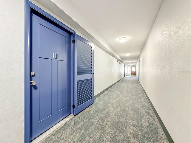 450 TREASURE ISLAND CAUSEWAY 111, Treasure Island, FL 33706
