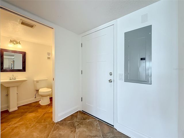 450 TREASURE ISLAND CAUSEWAY 111, Treasure Island, FL 33706