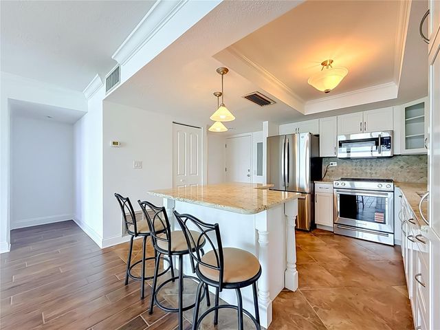 450 TREASURE ISLAND CAUSEWAY 111, Treasure Island, FL 33706