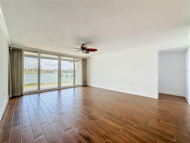 450 TREASURE ISLAND CAUSEWAY 111, Treasure Island, FL 33706