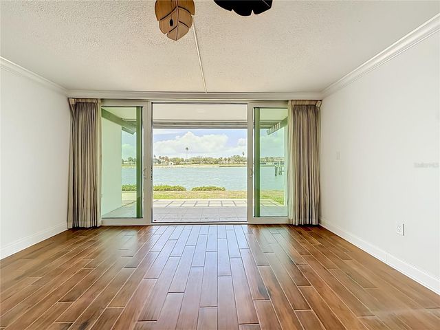 450 TREASURE ISLAND CAUSEWAY 111, Treasure Island, FL 33706