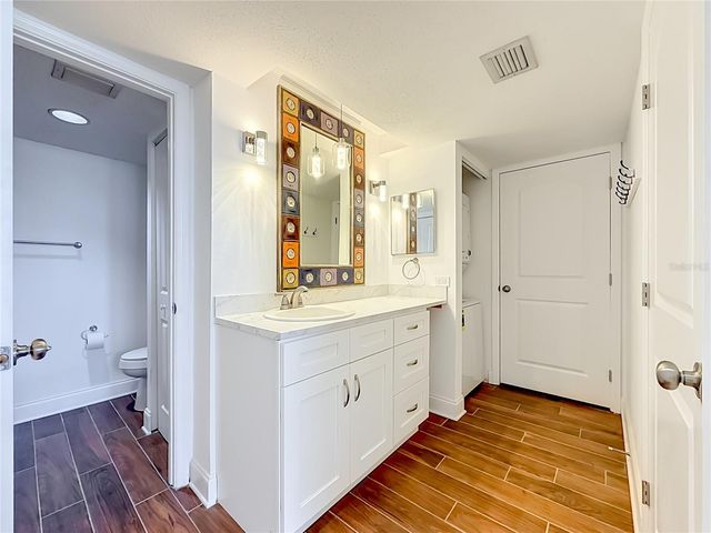 450 TREASURE ISLAND CAUSEWAY 111, Treasure Island, FL 33706