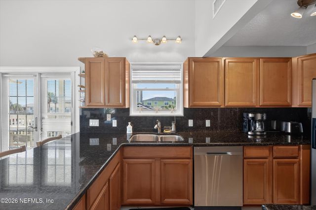 724 1ST Street 1-2, Jacksonville Beach, FL 32250