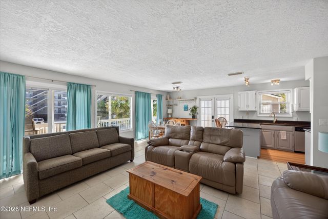 724 1ST Street 1-2, Jacksonville Beach, FL 32250
