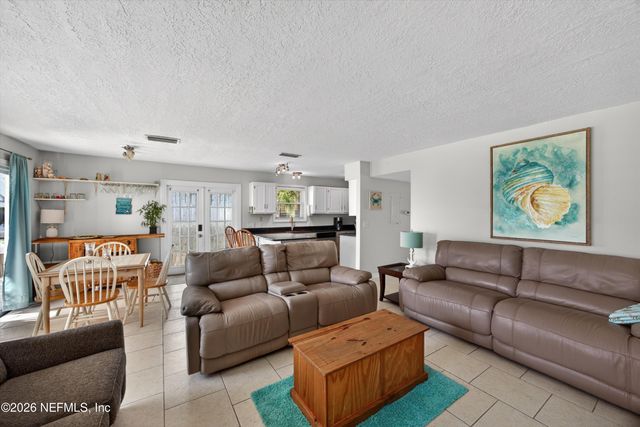 724 1ST Street 1-2, Jacksonville Beach, FL 32250