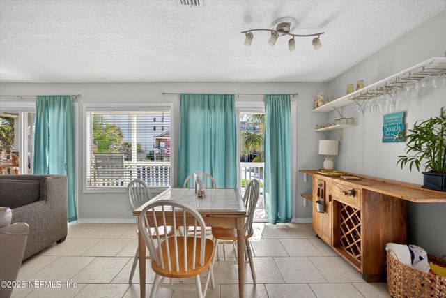 724 1ST Street 1-2, Jacksonville Beach, FL 32250