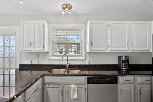 724 1ST Street 1-2, Jacksonville Beach, FL 32250