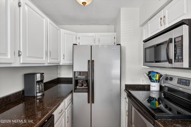 724 1ST Street 1-2, Jacksonville Beach, FL 32250