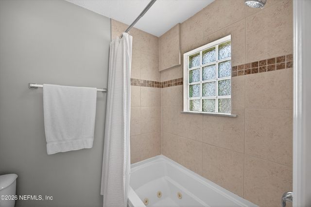 724 1ST Street 1-2, Jacksonville Beach, FL 32250