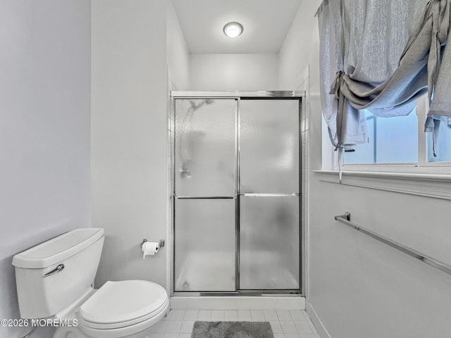 2 Warwick Court, Barnegat, NJ 08005
