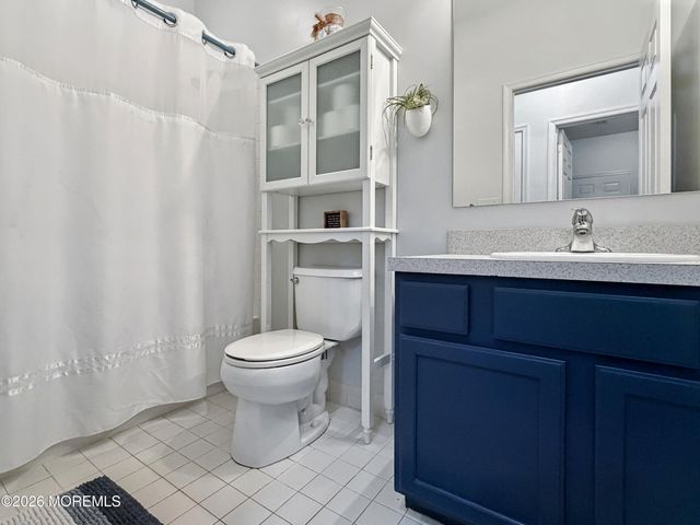 2 Warwick Court, Barnegat, NJ 08005