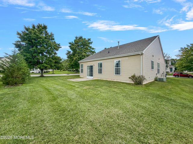 2 Warwick Court, Barnegat, NJ 08005