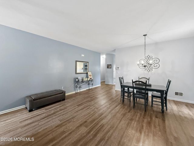 2 Warwick Court, Barnegat, NJ 08005