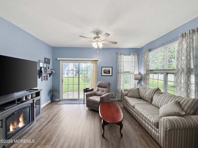 2 Warwick Court, Barnegat, NJ 08005