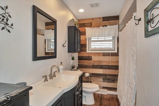 300 S Rathje Road, Peotone, IL 60468