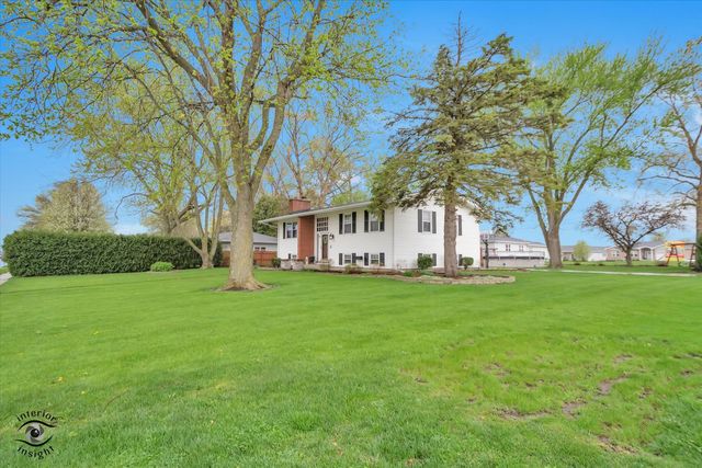 300 S Rathje Road, Peotone, IL 60468