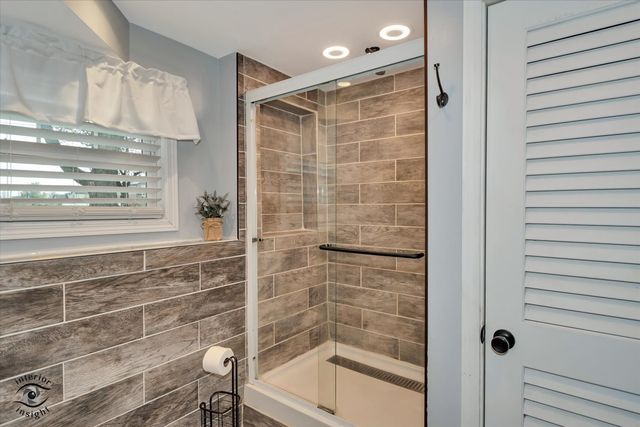 300 S Rathje Road, Peotone, IL 60468