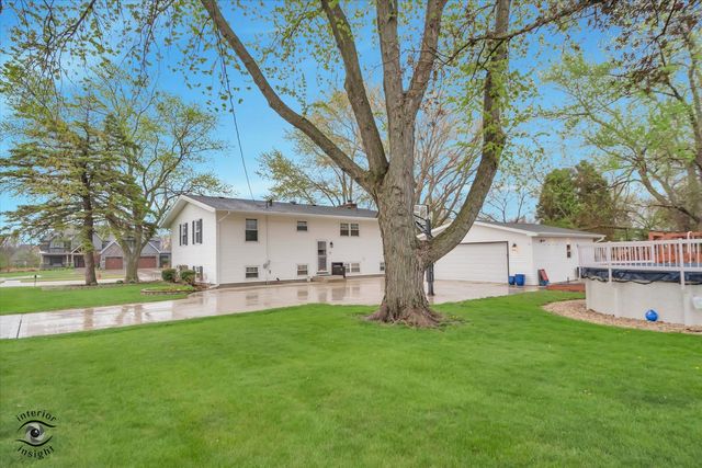 300 S Rathje Road, Peotone, IL 60468