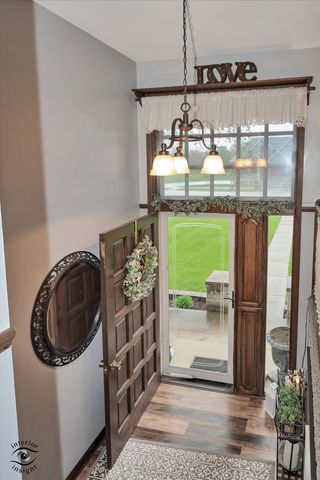 300 S Rathje Road, Peotone, IL 60468