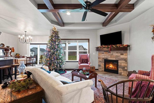 2153 CAROLINE COURT, Neenah, WI 54956