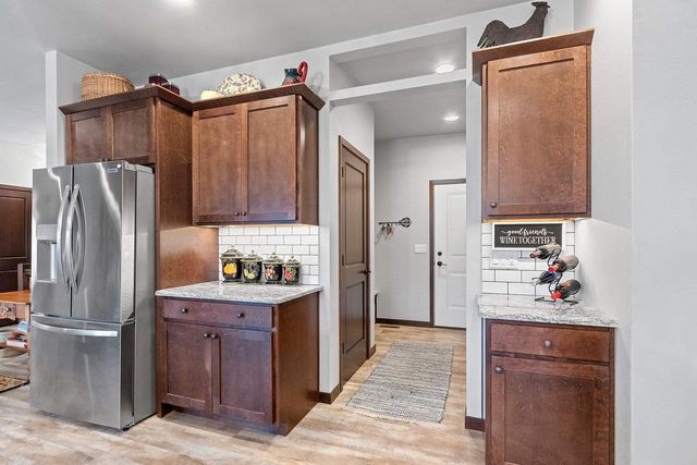 2153 CAROLINE COURT, Neenah, WI 54956