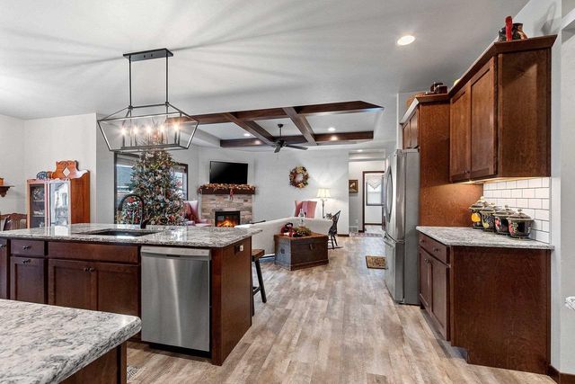 2153 CAROLINE COURT, Neenah, WI 54956