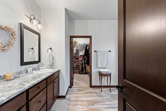 2153 CAROLINE COURT, Neenah, WI 54956