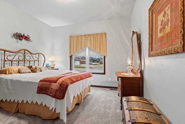 2153 CAROLINE COURT, Neenah, WI 54956