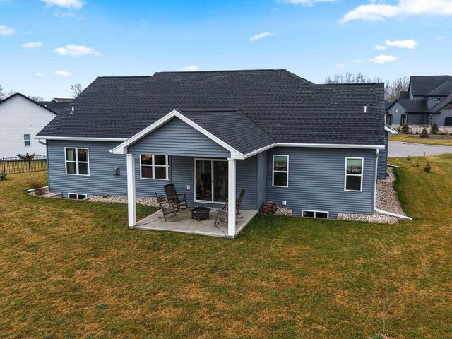 2153 CAROLINE COURT, Neenah, WI 54956